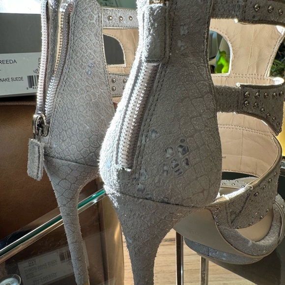 BCBGMARXAZRIA, Style MA-SNAKE SUEDE, size 6M, nude color. - Picture 3 of 7